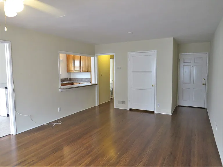 1703 W Balboa Blvd — Photo 5