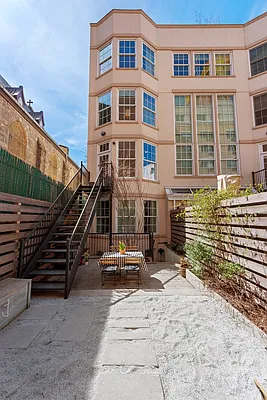 Sold by Nest Seekers International | media 12