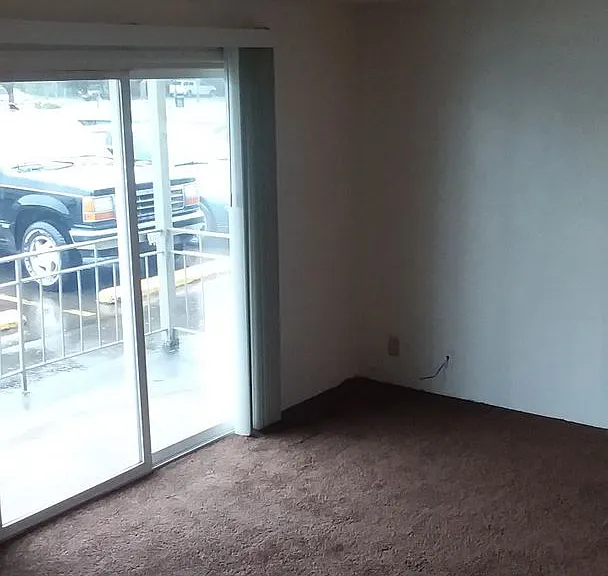 158 Jefferson St — Photo 18