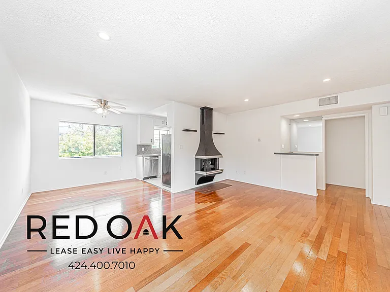 2035 Rodney Dr #5 — Photo 1