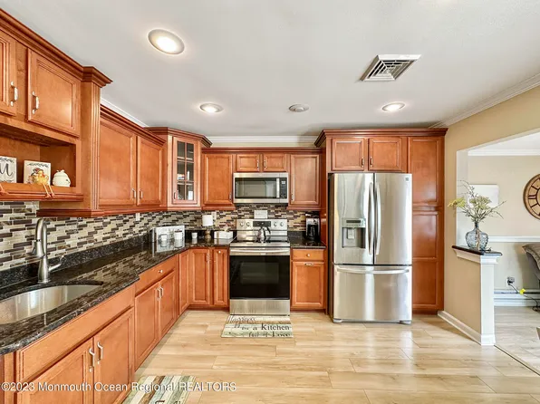 110D Henley Court #1000, Freehold, NJ 07728