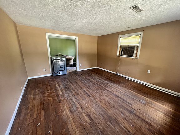 3rd image of 5322 Highway 70 N