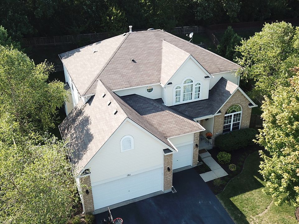 1st image of 1911 Applewood Dr