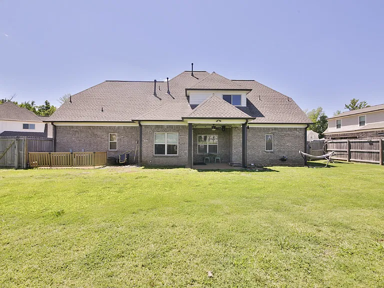 402 S Chinkapin Dr — Photo 24