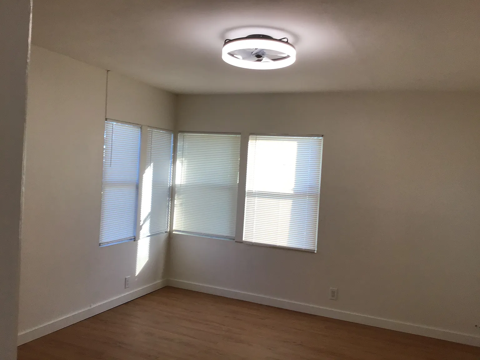 2 bed, 850 sqft, $2,700 — Photo 2