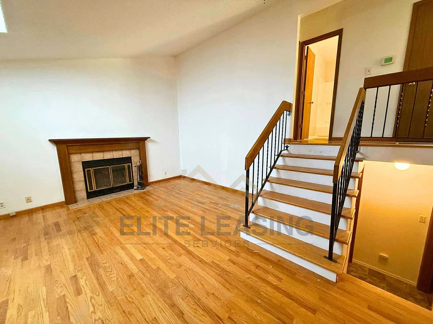5611 SW 36th Terr - Ready for you! — Photo 2