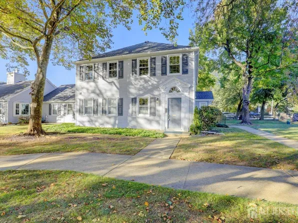 26 Bradford Ln #N, Monroe Township, NJ 08831