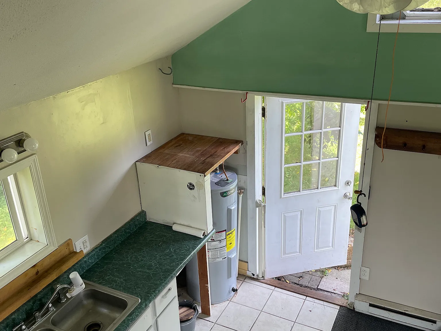 Studio, 200 sqft, $985 — Photo 4