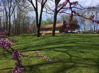 2002 Pritchard Dr, Niles, MI 49120