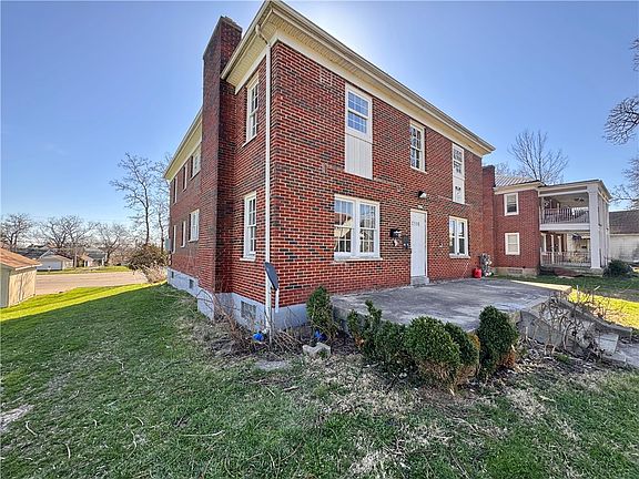 2nd image of 2118 Catalpa Dr