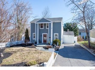 245 Old Mamaroneck Rd, White Plains, NY 10605