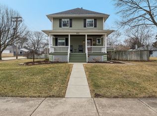 933 Elm St, St Charles, IL 60174