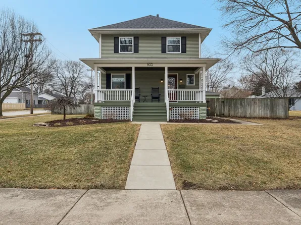 933 Elm St, St Charles, IL 60174