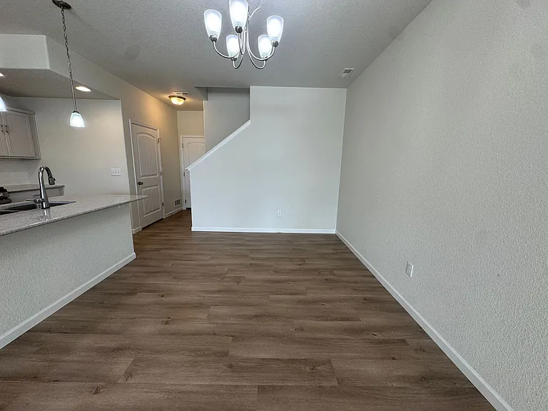 894 Petra Hts — Photo 4