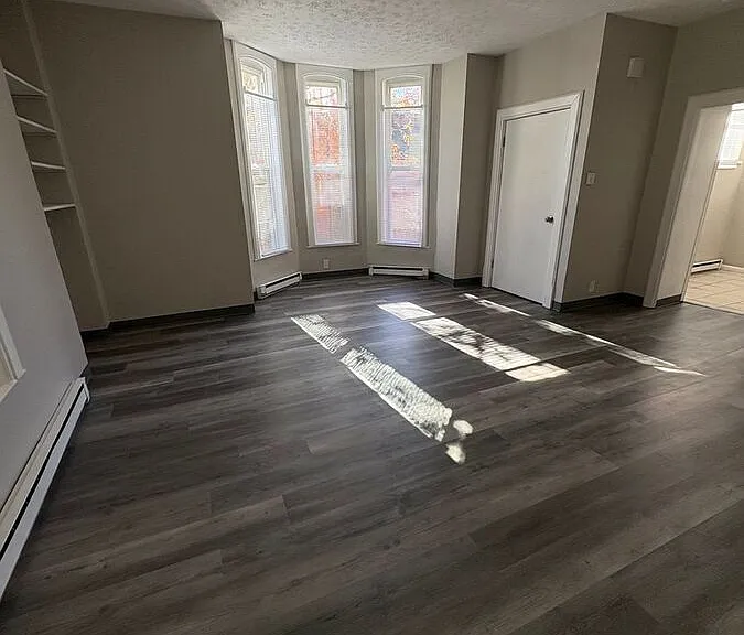 229 N Sandusky St #4 — Photo 3