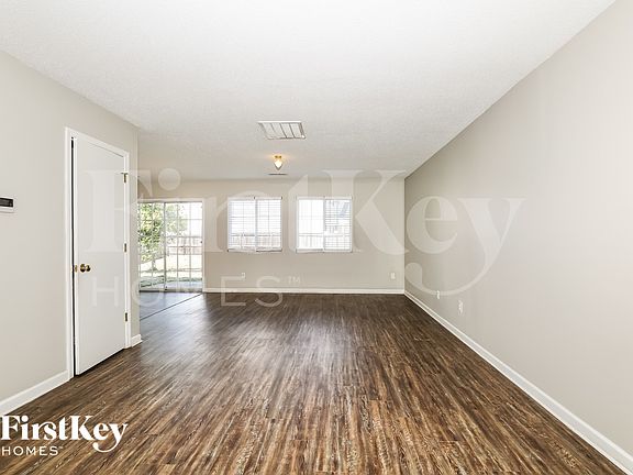 4th image of 811 Brantford Dr