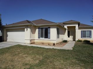 1762 N McCaffrey Ave, Fresno, CA 93722