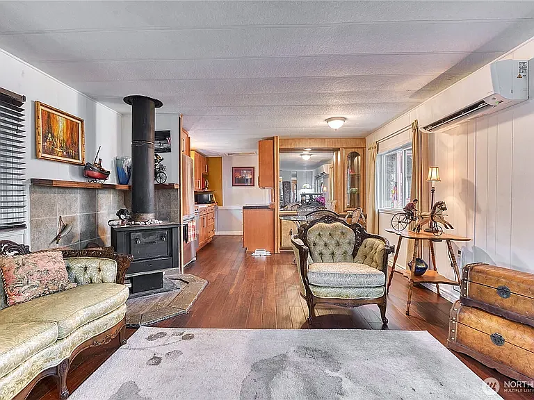 1555 Panorama Dr — Photo 9