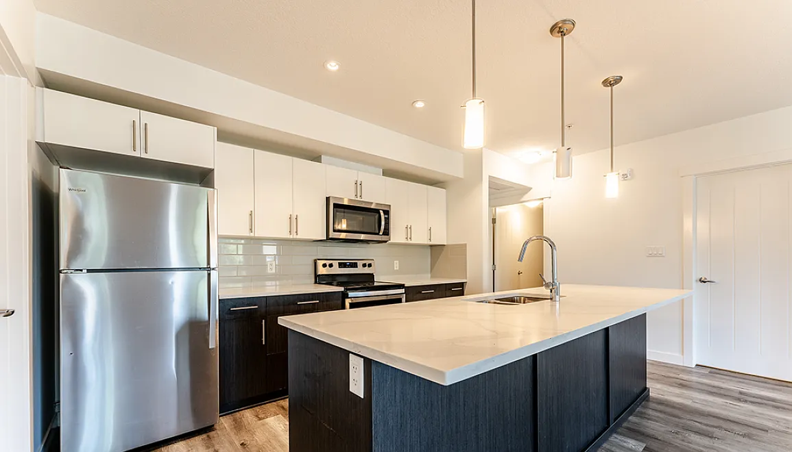 Nautical Luxury Suites at Summerside — Photo 1
