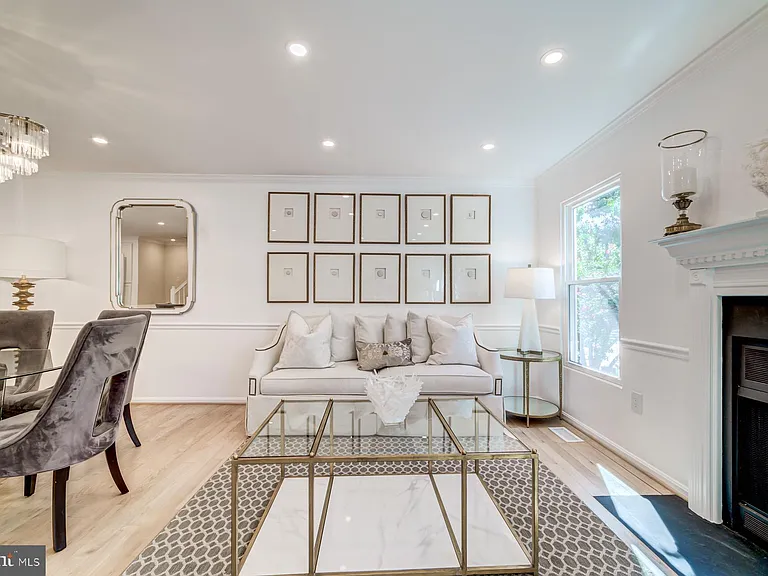 8 Carriage House Cir — Photo 12