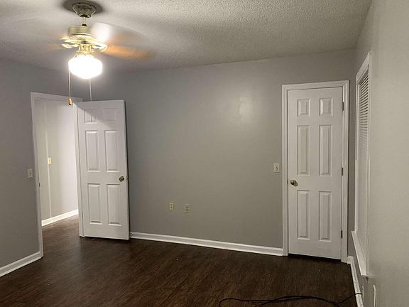 5th image of 207 Courtney Way #A