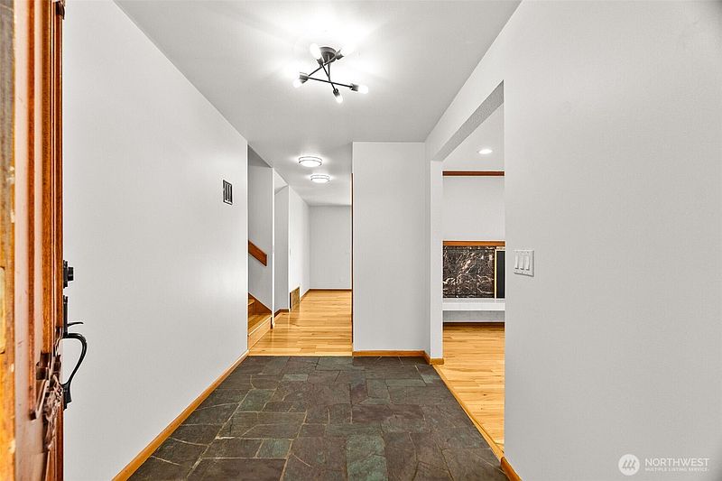 3rd image of 6206 Shady Lane SE