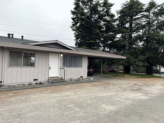 2nd image of 1492 Railroad Dr