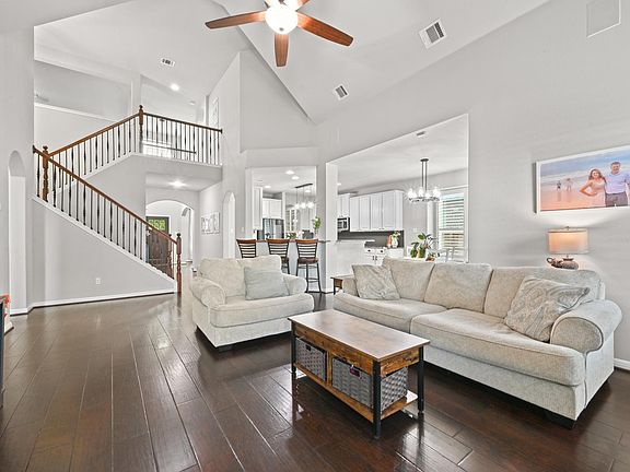 2nd image of 194 Treehaven Ct