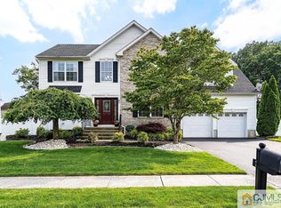 7 Nate Ln, Howell, NJ 07731