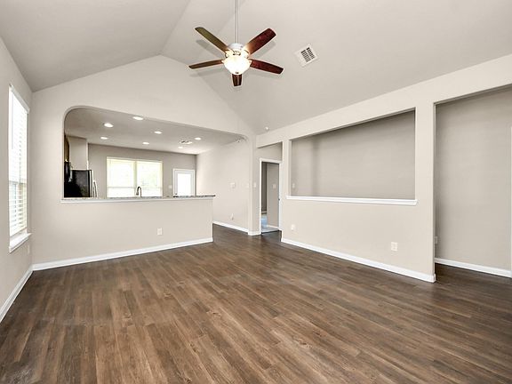 5th image of 17630 Holroyd Rd