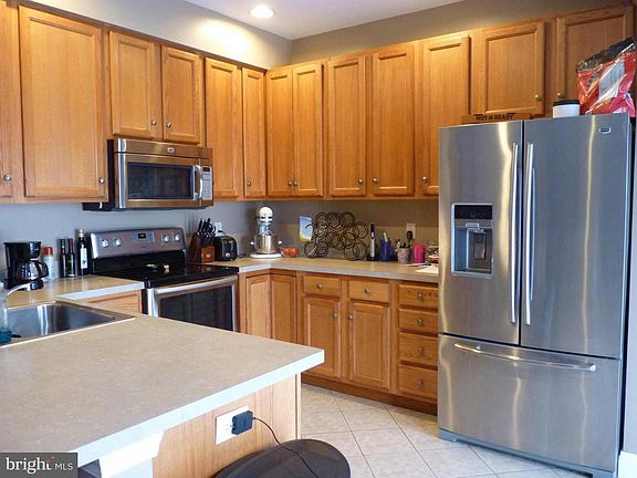4th image of 3650 Rolling Hills Dr