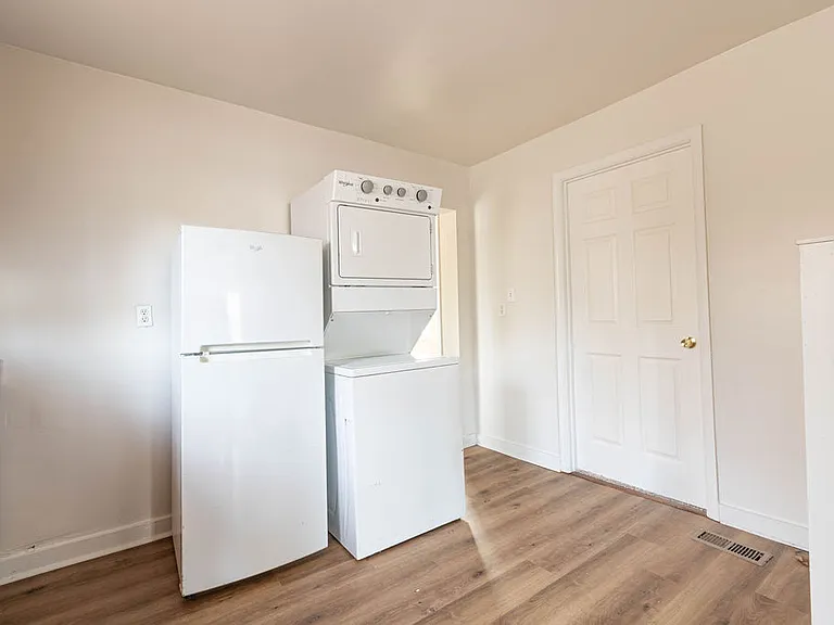 125 Lewis Dr — Photo 3