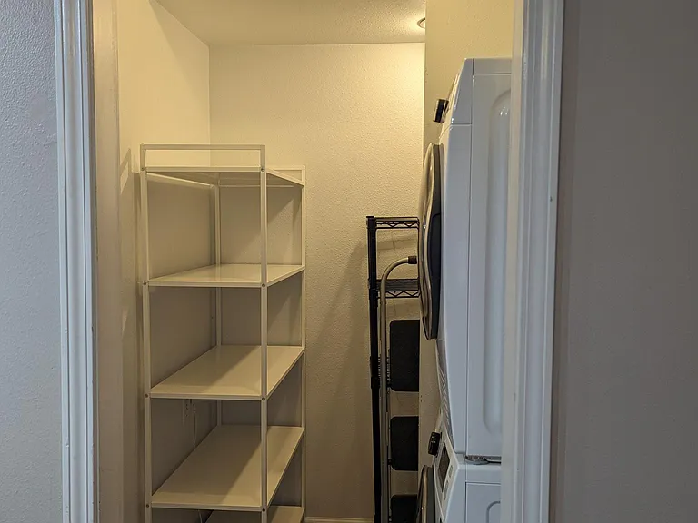 1509A Newton St — Photo 32