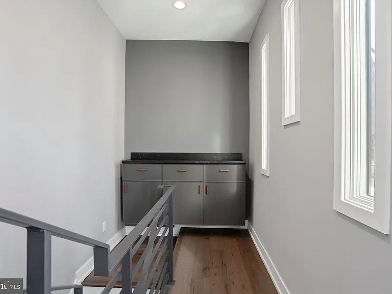 611 N Galloway St — Photo 29