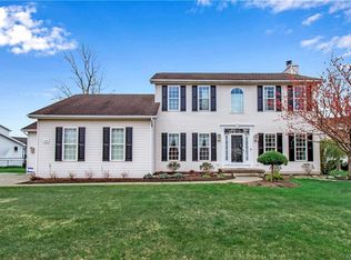 68 Huntingwood Dr, East Amherst, NY 14051