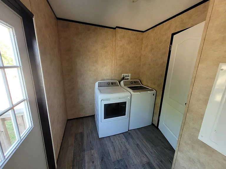 2405 Broad St — Photo 6