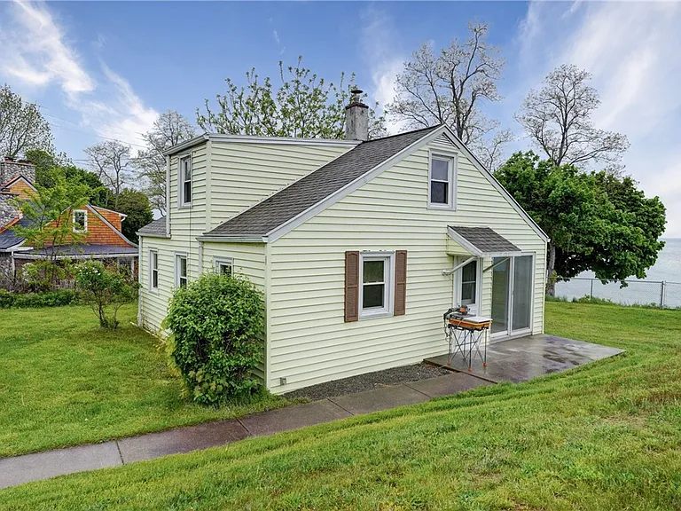 904 Lake Rd — Photo 32