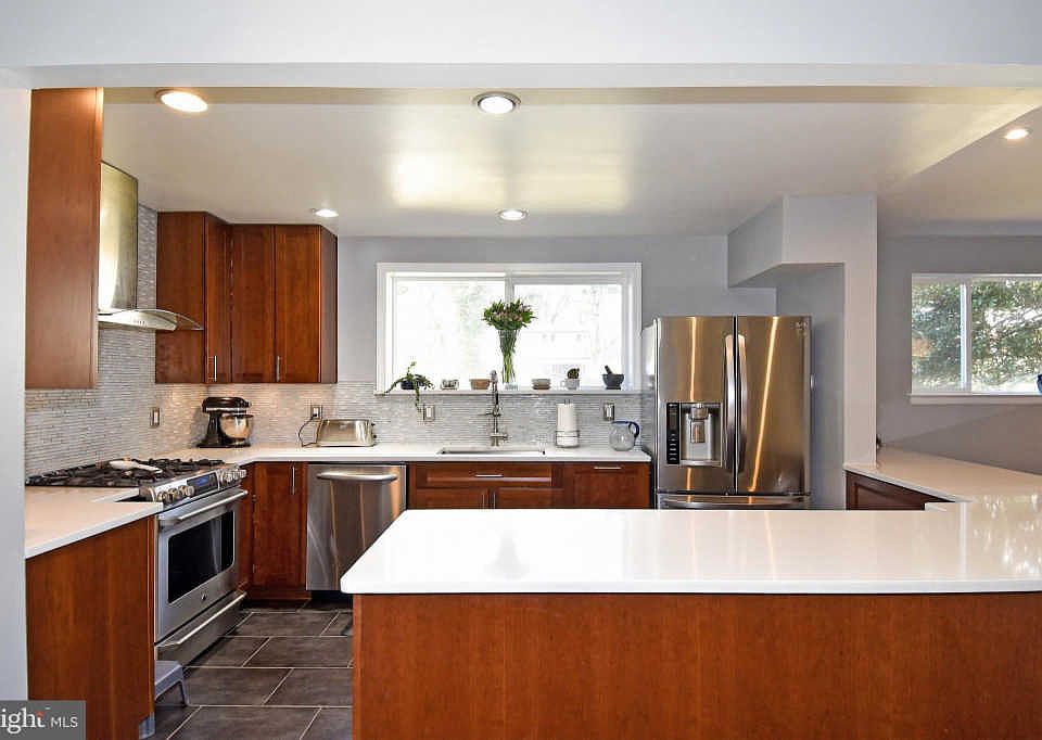 2nd image of 11307 Clara St