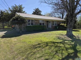 8855 Frankfort Rd, Tuscumbia, AL 35674