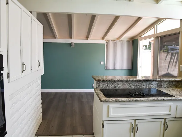2432 W Transit Ave — Photo 13