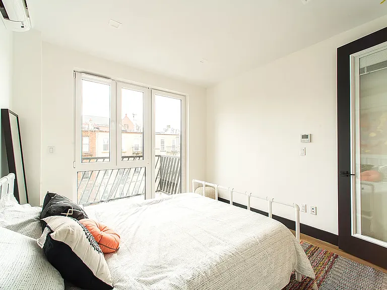 832 Lexington Ave #4A — Photo 8