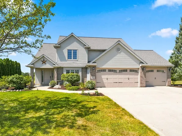 203 Steeplechase Dr, Auburn, IN 46706