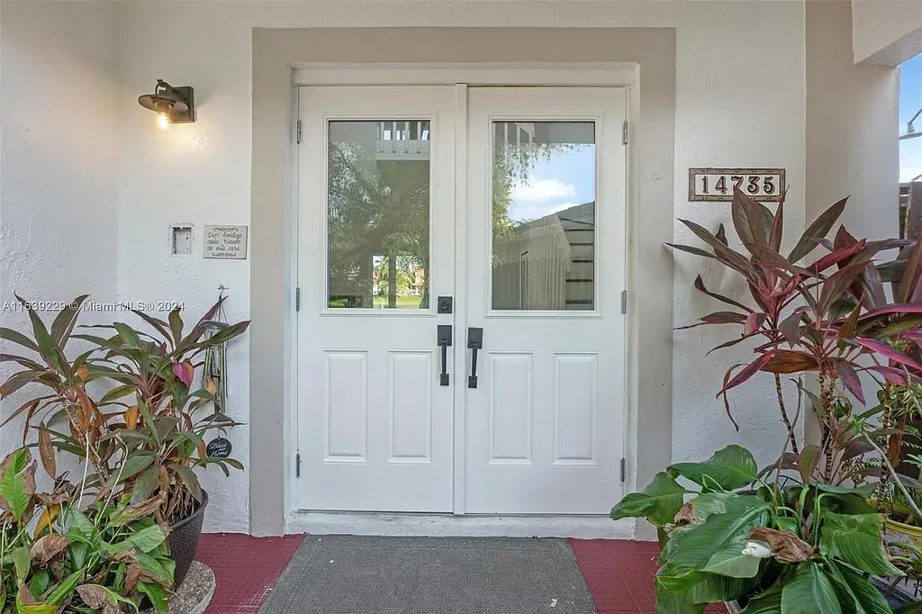 4 bed, 2093 sqft, $5,500 — Photo 2