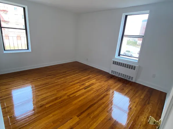 209-34 86th Drive image 2 of 7