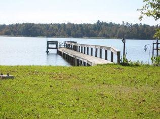 1221 Holland Rd, Summerton, SC 29148