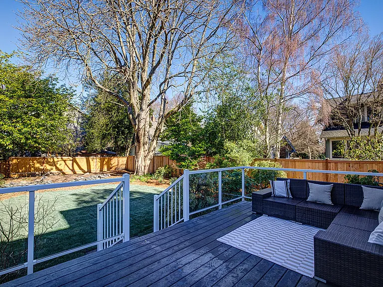 808 W Armour St — Photo 10