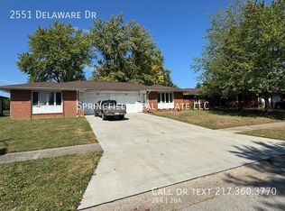 2551 Delaware Dr, Springfield, IL 62702