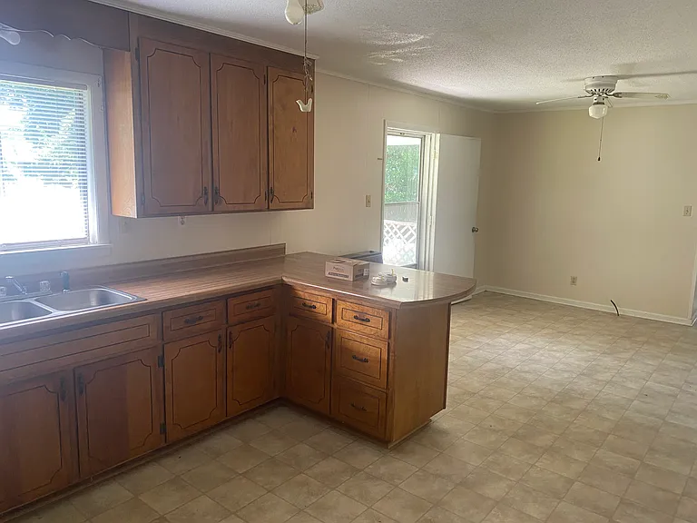 124 Gardenview Dr — Photo 7