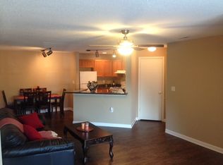 2452 Martins Landing Cir APT 811, Martinsburg, WV 25401