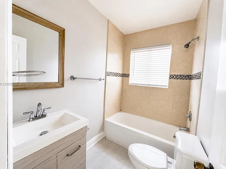 1920 Washington Ave #5 — Photo 17
